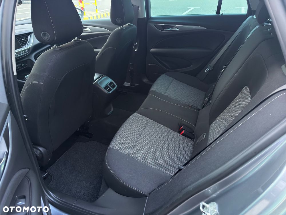Opel Insignia - 16