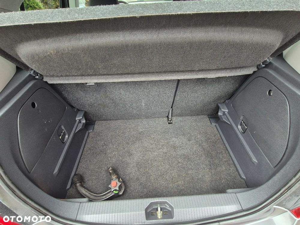 Opel Corsa 1.4 16V Satellite - 30