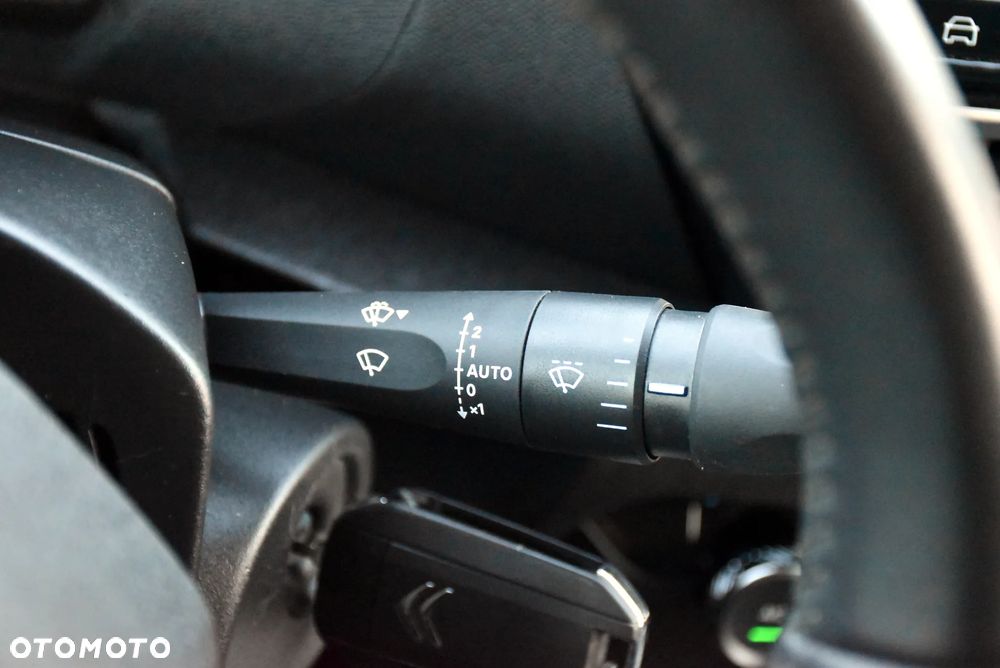 Citroën C4 BlueHDi 130 Stop&Start EAT8 FEEL PACK - 24