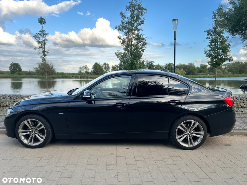 BMW Seria 3 330i xDrive Sport Line - 28