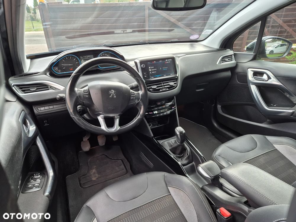 Peugeot 2008 1.2 Pure Tech Active S&S - 5