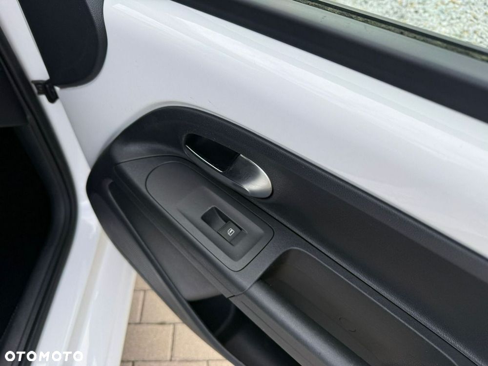 Volkswagen up! - 12