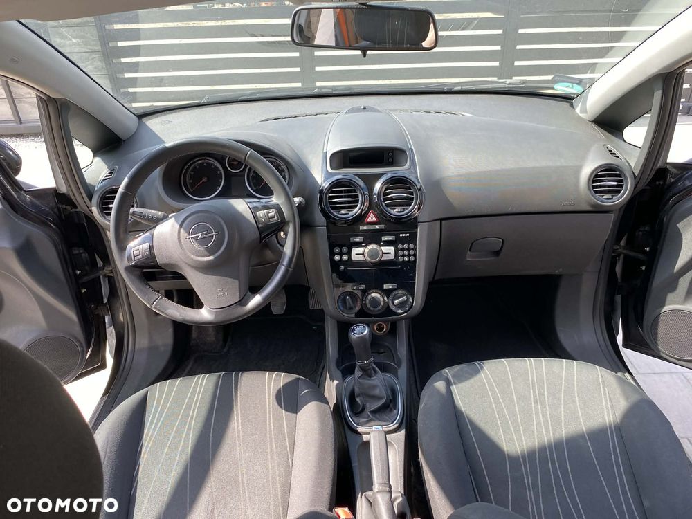 Opel Corsa 1.2 16V Cosmo - 8