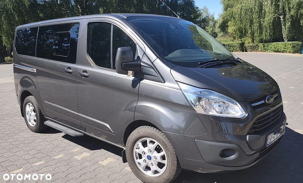 Ford Tourneo Custom - 1