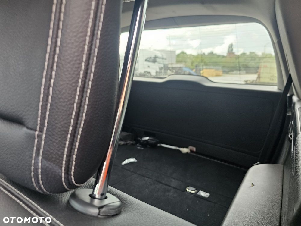Mercedes-Benz GL - 13