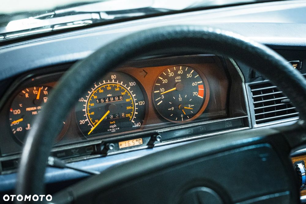 Mercedes-Benz W201 (190) - 12