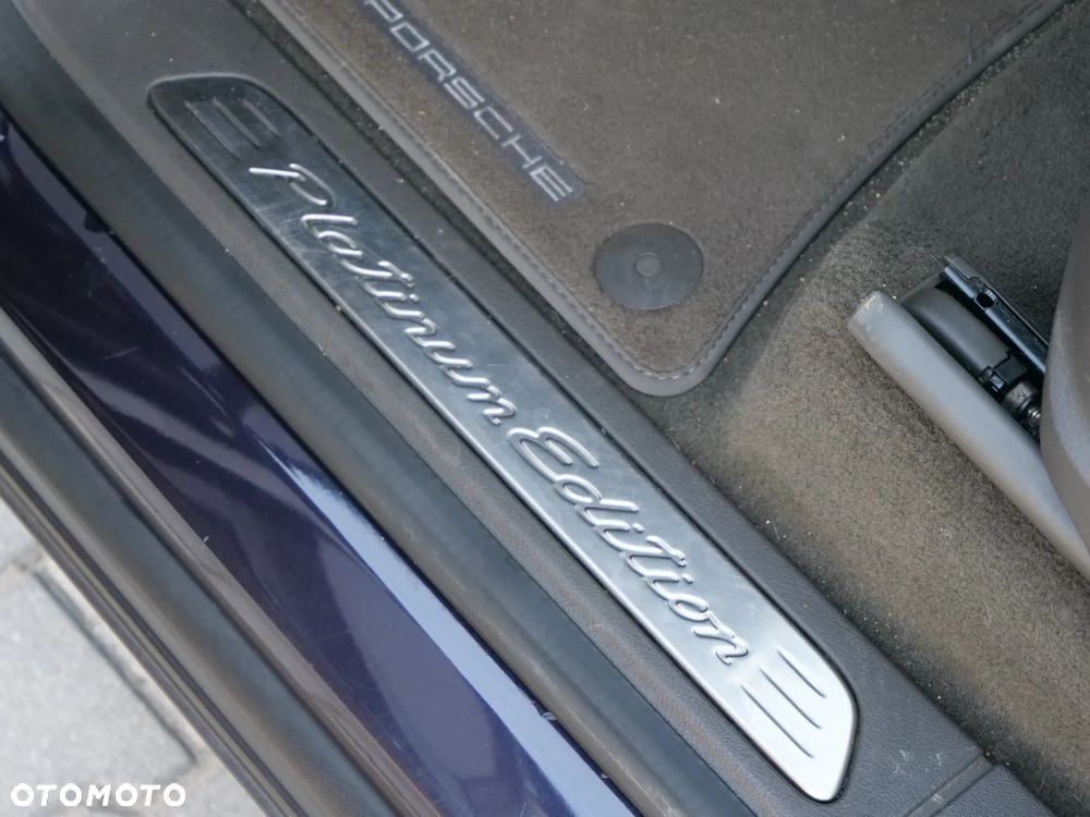 Porsche Cayenne Platinum Edition - 15