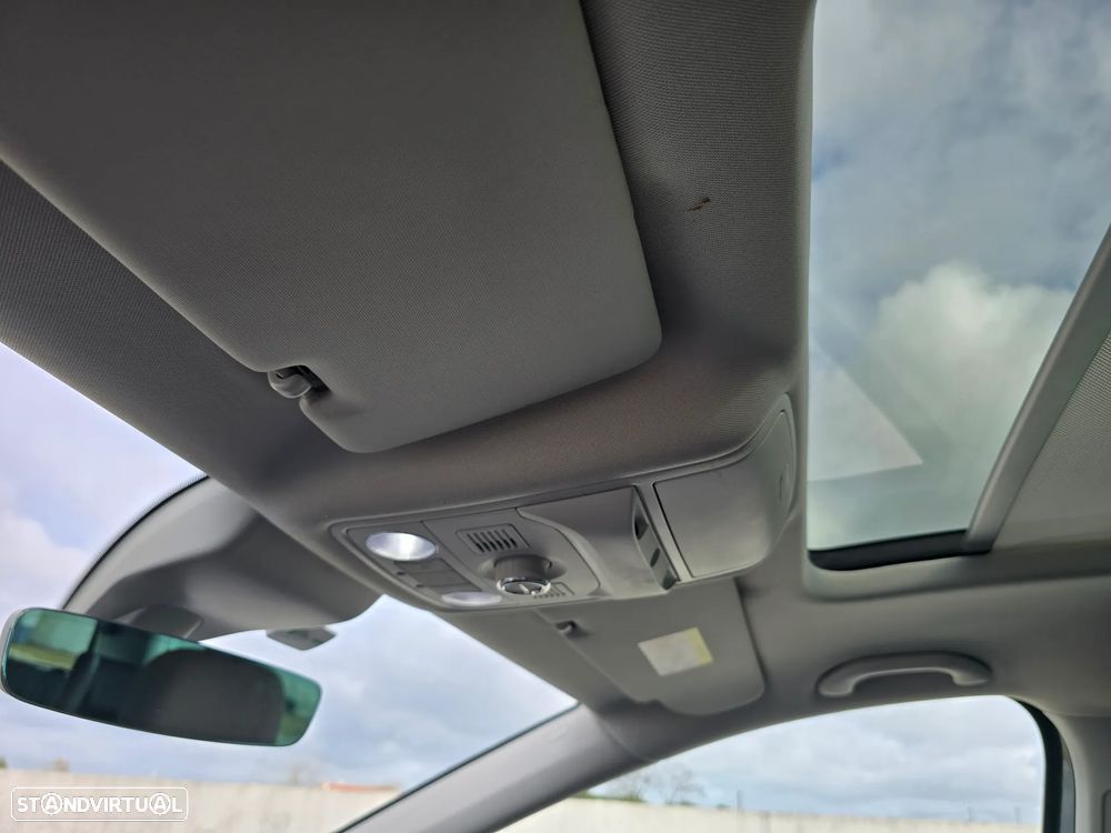 VW Sharan 2.0 TDI Blue Highline DSG - 13