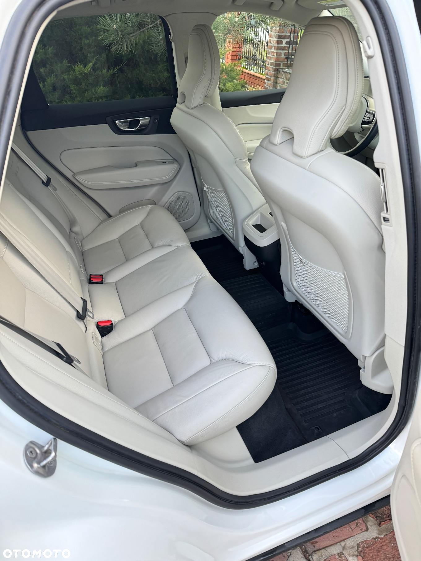 Volvo XC 60 B5 B AWD Plus Bright - 16
