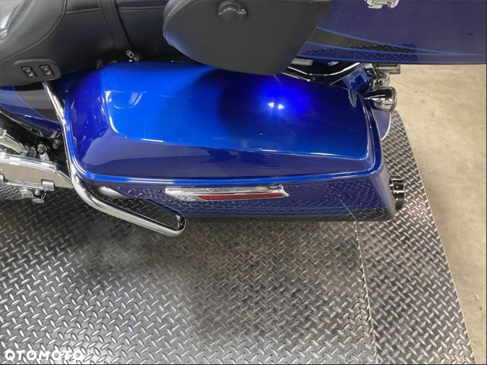 Harley-Davidson Touring Road Glide - 13