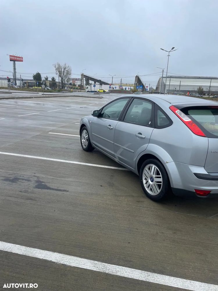 Ford Focus 1.6 Ti-VCT Ghia - 7