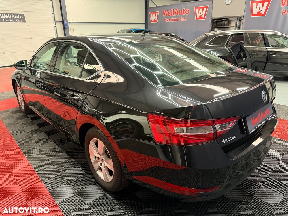 Skoda Superb 1.6 TDI DSG Active - 6