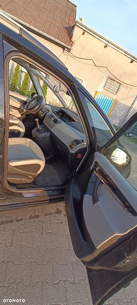 Citroën C4 Grand Picasso 2.0 HDi Exclusive - 4