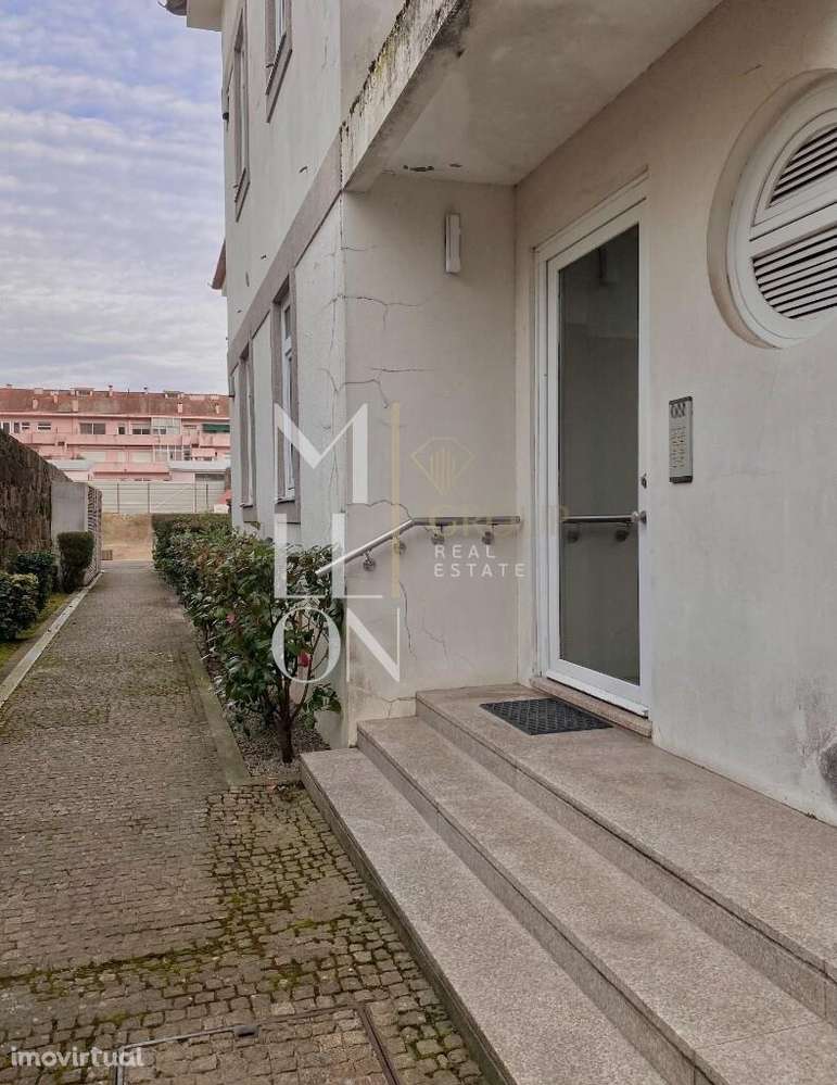 Apartamento T0 em condomínio fechado na zona mais central do Porto a R - Grande imagem: 3/15