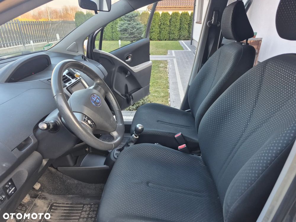 Toyota Yaris - 7