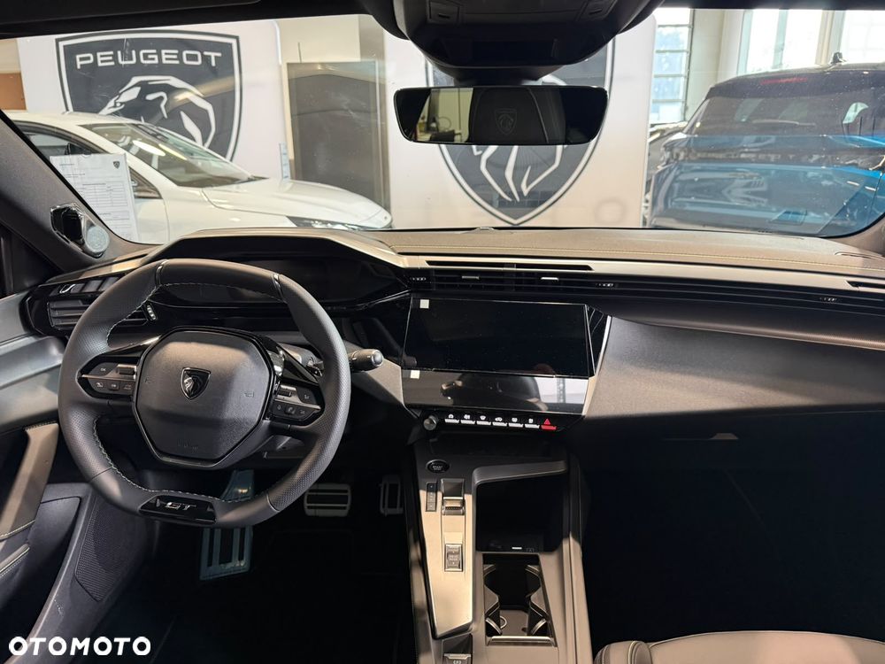 Peugeot 408 - 16