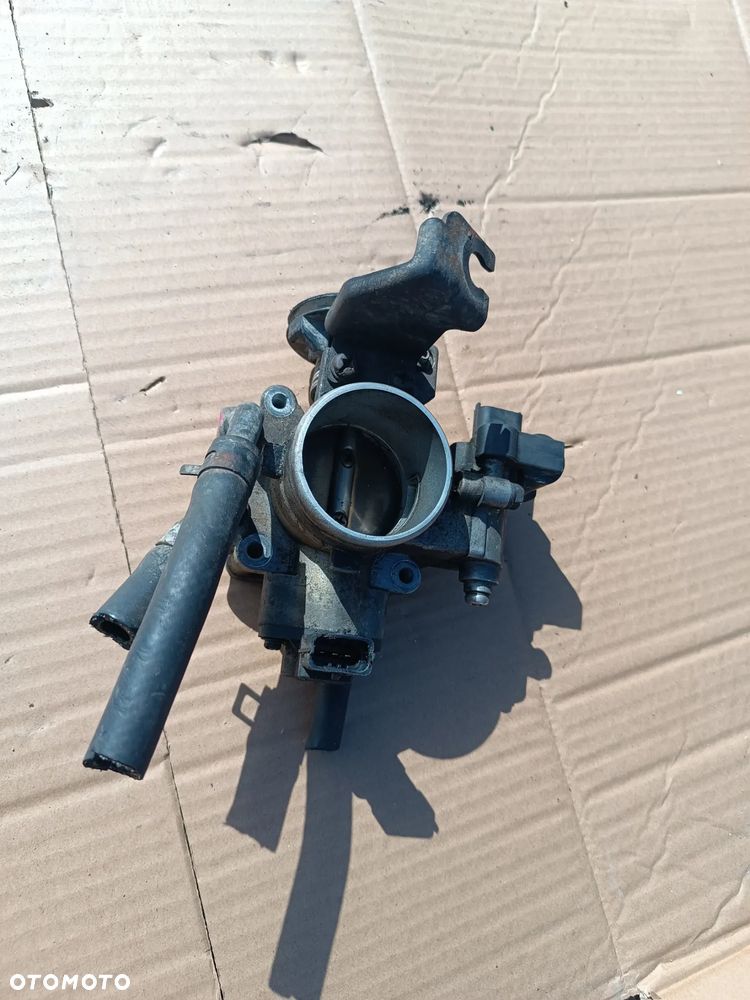 HYUNDAI KIA 1.4 1.6 BENZ PRZEPUSTNICA 35100-2B000 - 1