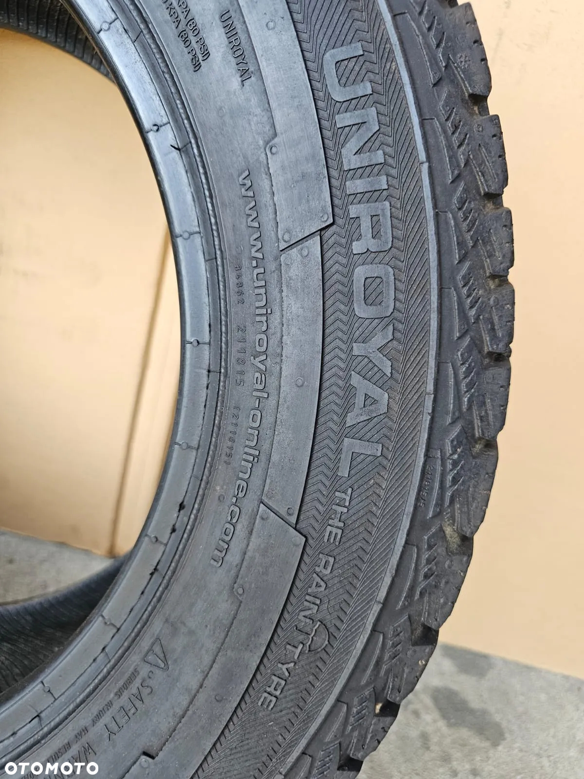 (O74) 215/65R16C 109/107R 5,8mm 15r BUS / Uniroyal Snow Max 2 - 7