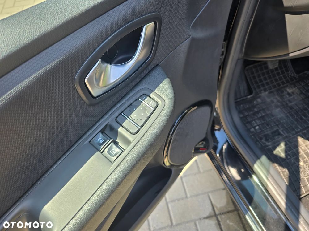 Renault Clio - 23