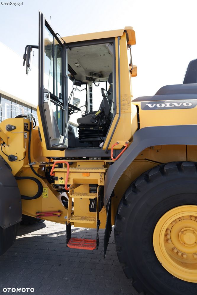 Volvo L120H - 28
