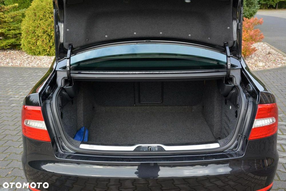 Skoda Superb 2.0 TDI DSG L&K - 37