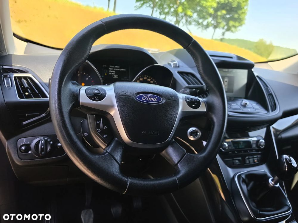 Ford Kuga 2.0 TDCi 2x4 Titanium - 19
