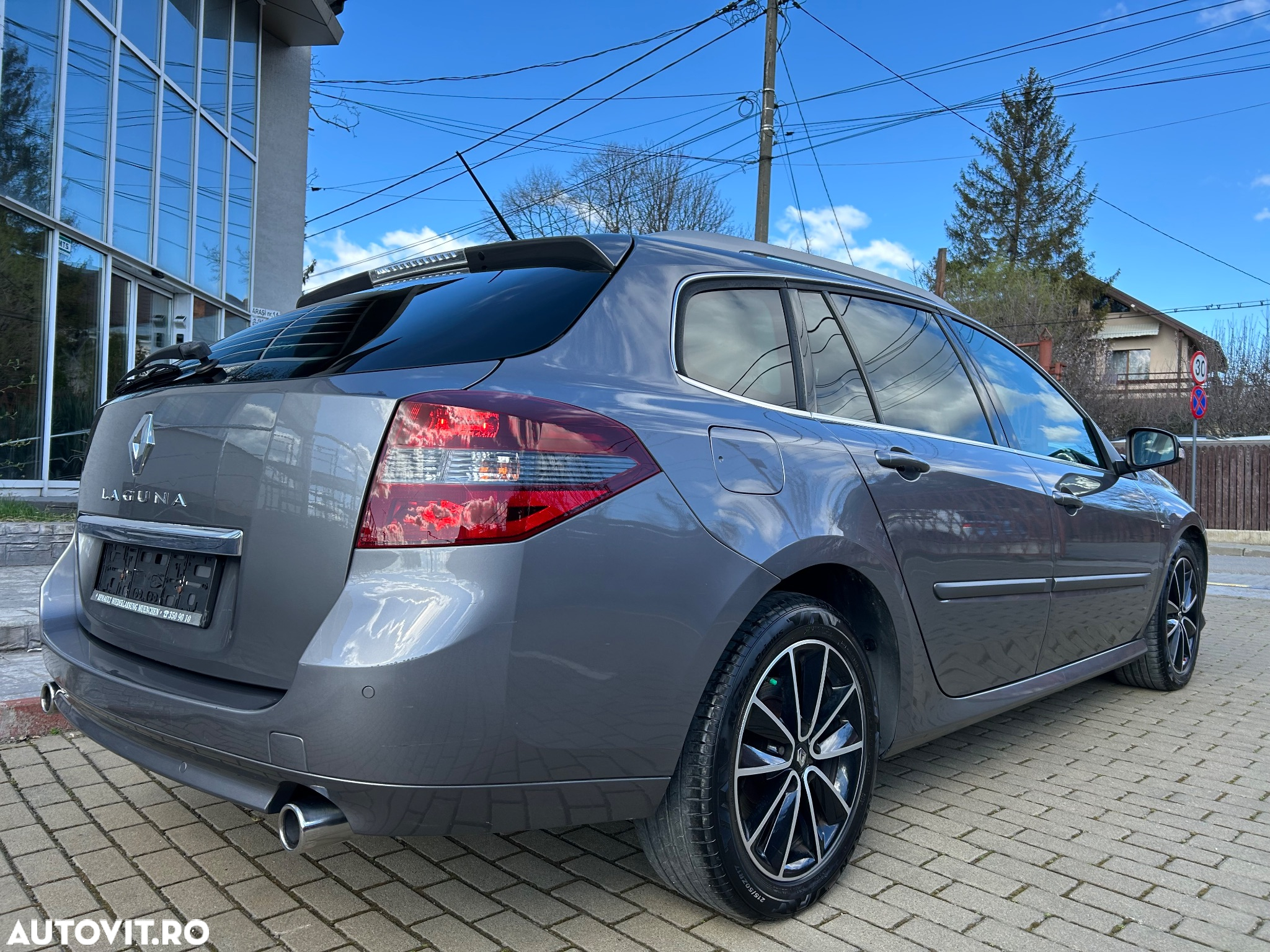 Renault Laguna dCi 150 FAP Start-Stop Bose Edition - 4