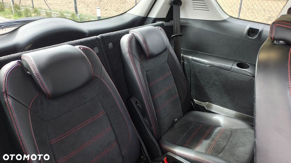 Ford S-Max - 11