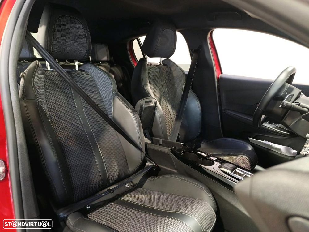 Peugeot 208 1.2 PureTech GT EAT8 - 6