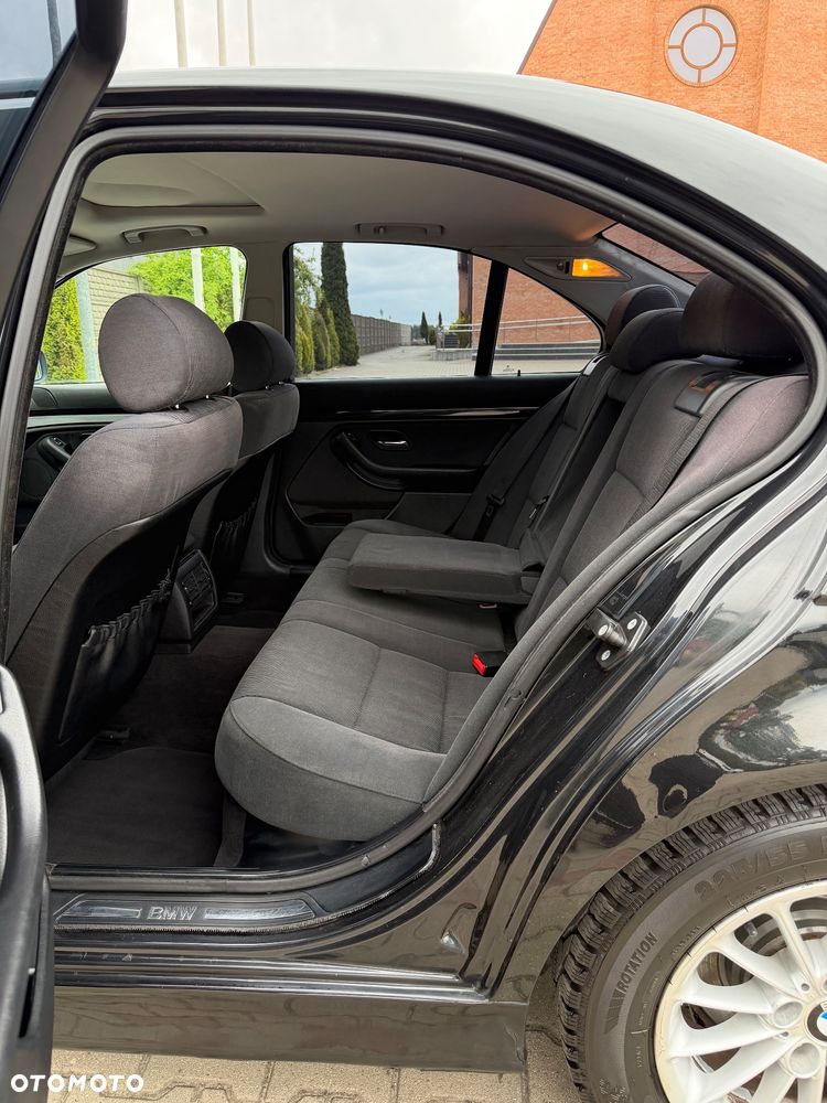 BMW Seria 5 520i - 24