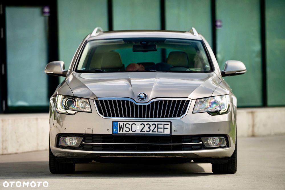 Skoda Superb 2015 photo 2