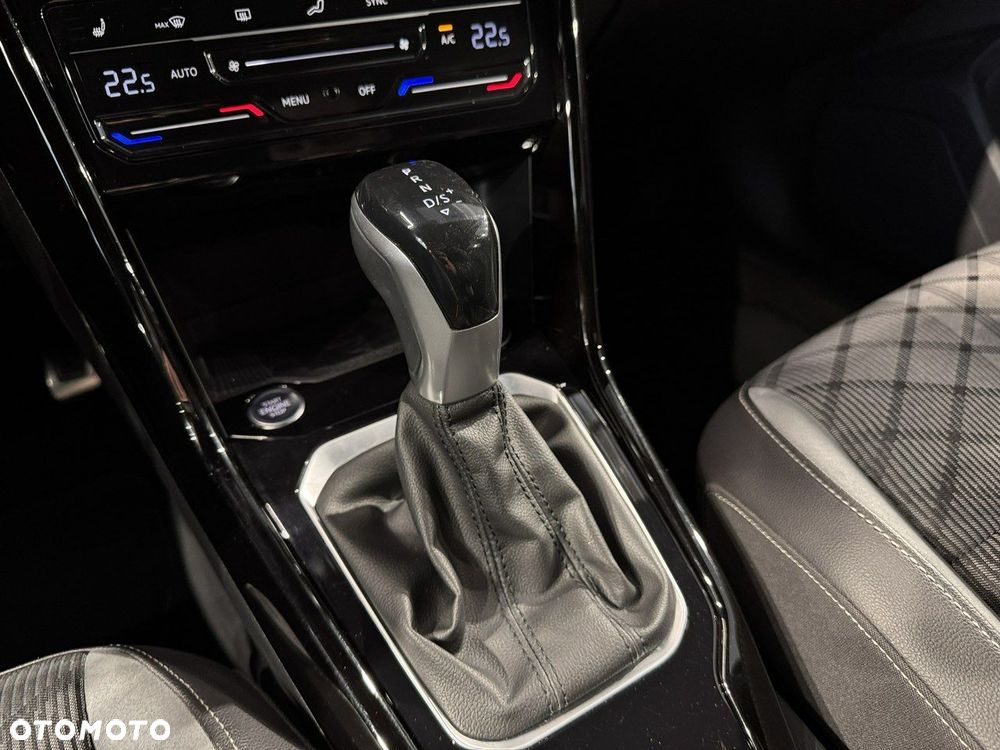 Volkswagen T-Roc - 27