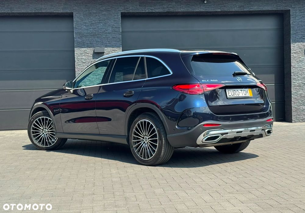 Mercedes-Benz GLC 300 4Matic 9G-TRONIC AMG Line Advanced - 4