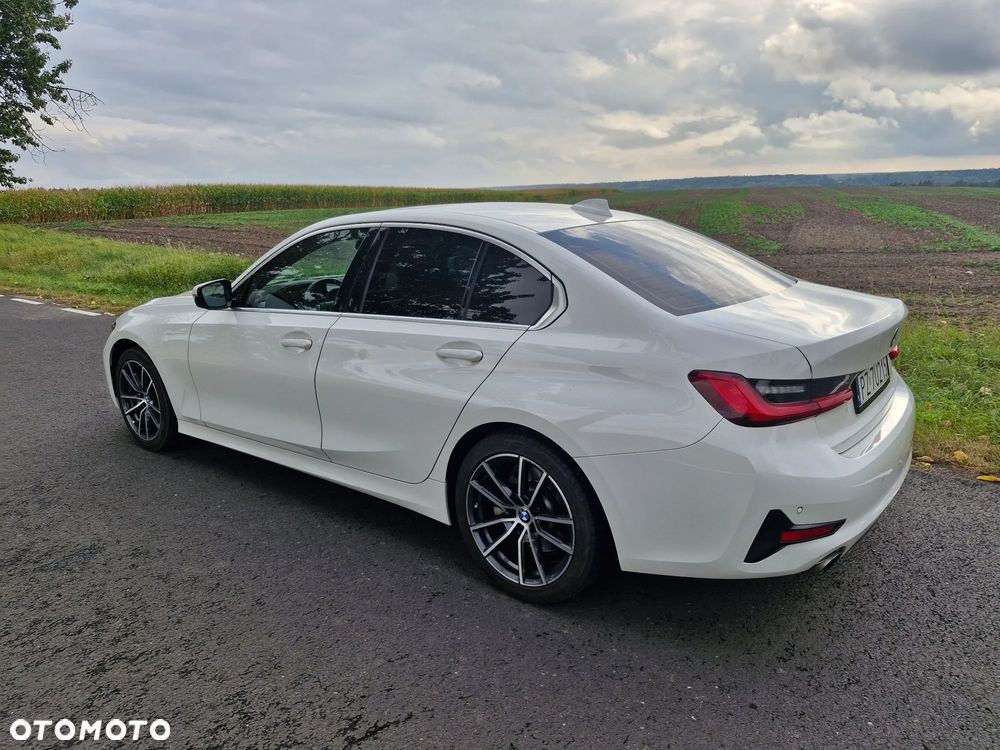 BMW Seria 3 330i Sport Line - 1