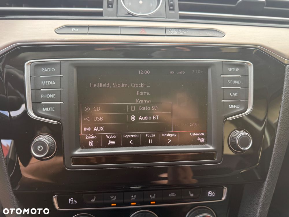 Volkswagen Passat 2.0 TDI SCR Highline DSG - 12