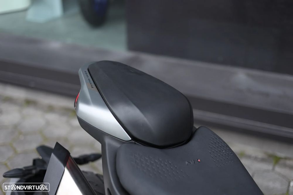CF Moto 800NK - 18