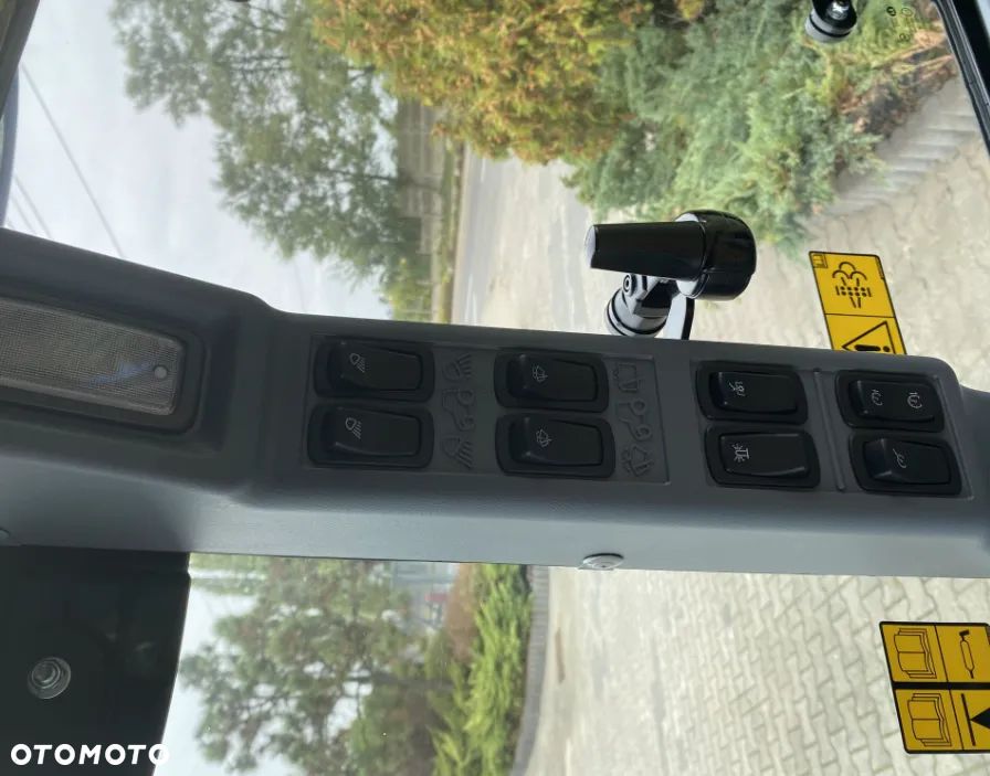 LS Traktor MT3.50 Boomer New Holland Biegi pełzające , klimatyzacja , joystick , 4 pary hydrauliczne - 7