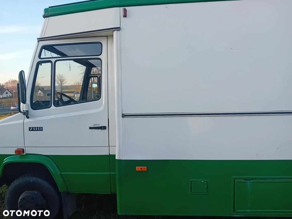 Mercedes-Benz 711D - 6