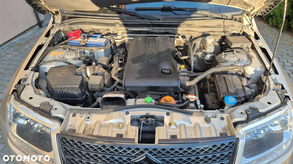 Suzuki Grand Vitara 2.4 De Luxe EU5 - 23