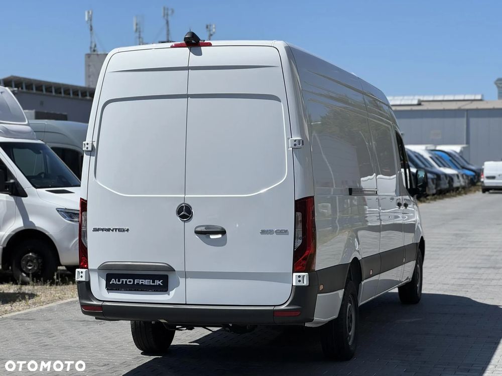 Mercedes-Benz Sprinter - 6