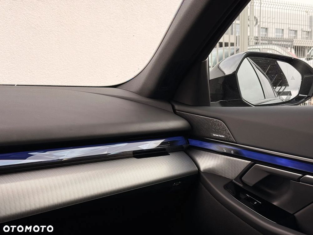 BMW Seria 5 520i - 20