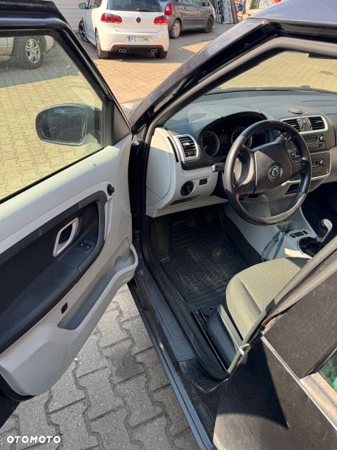 Skoda Roomster 1.6 16V Scout - 11