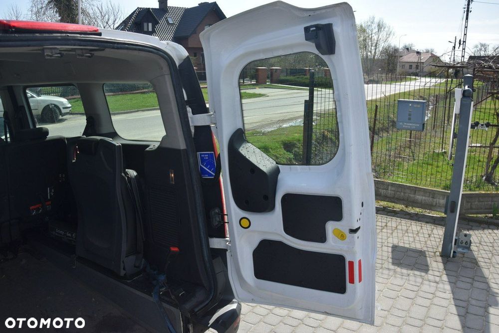 Ford Tourneo Connect Grand - 20