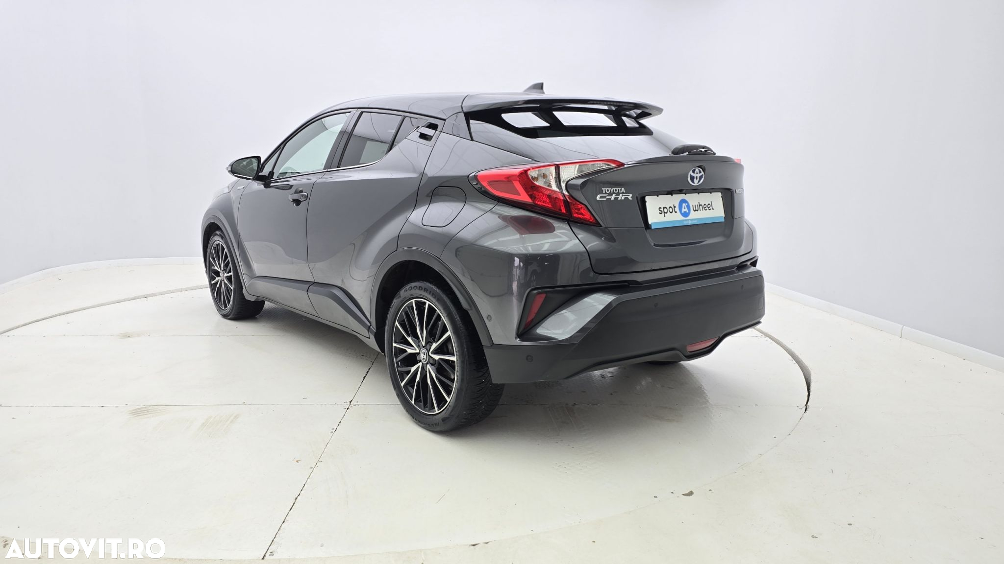 Toyota C-HR - 8