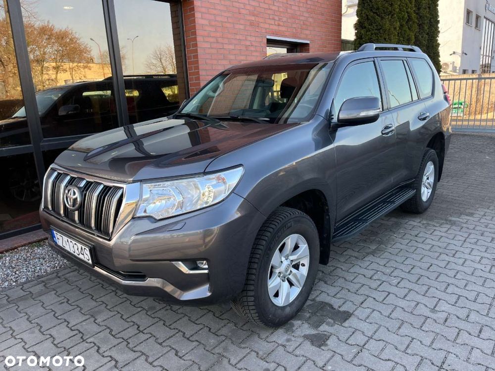 Toyota Land Cruiser - 1