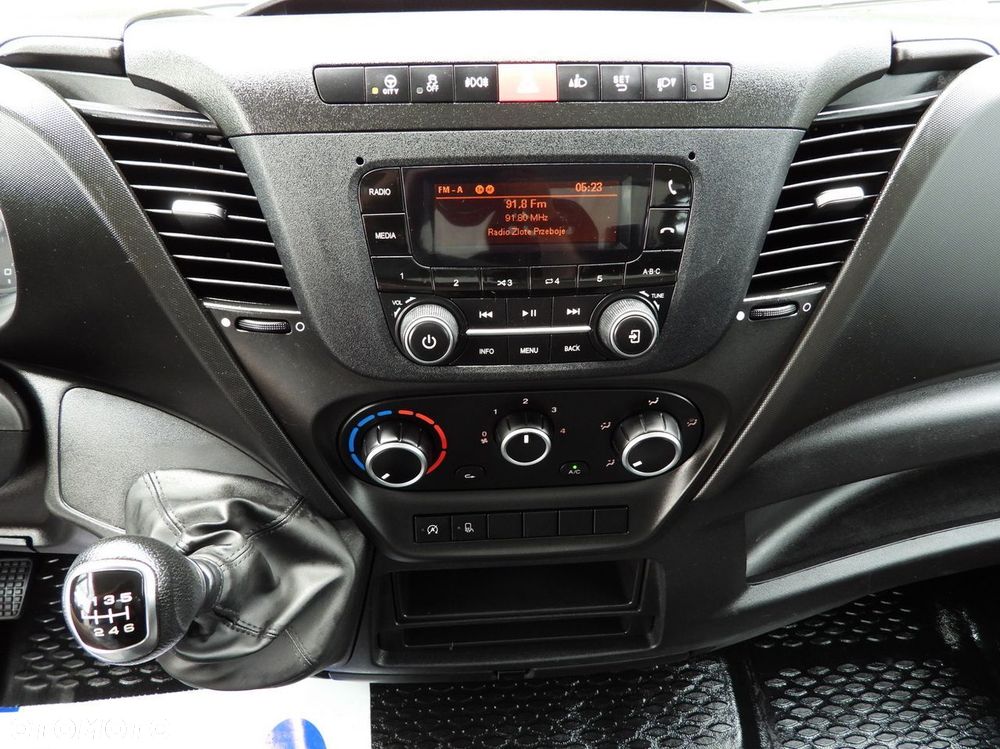 Iveco DAILY 35C14 WYWROTKA TEMPOMAT BLIŹNIACZE KOŁA KLIMATYZACJA  140KM - 34