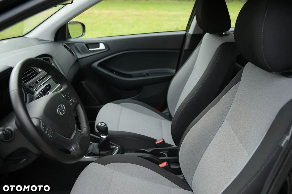 Hyundai i20 1.2 Passion - 27