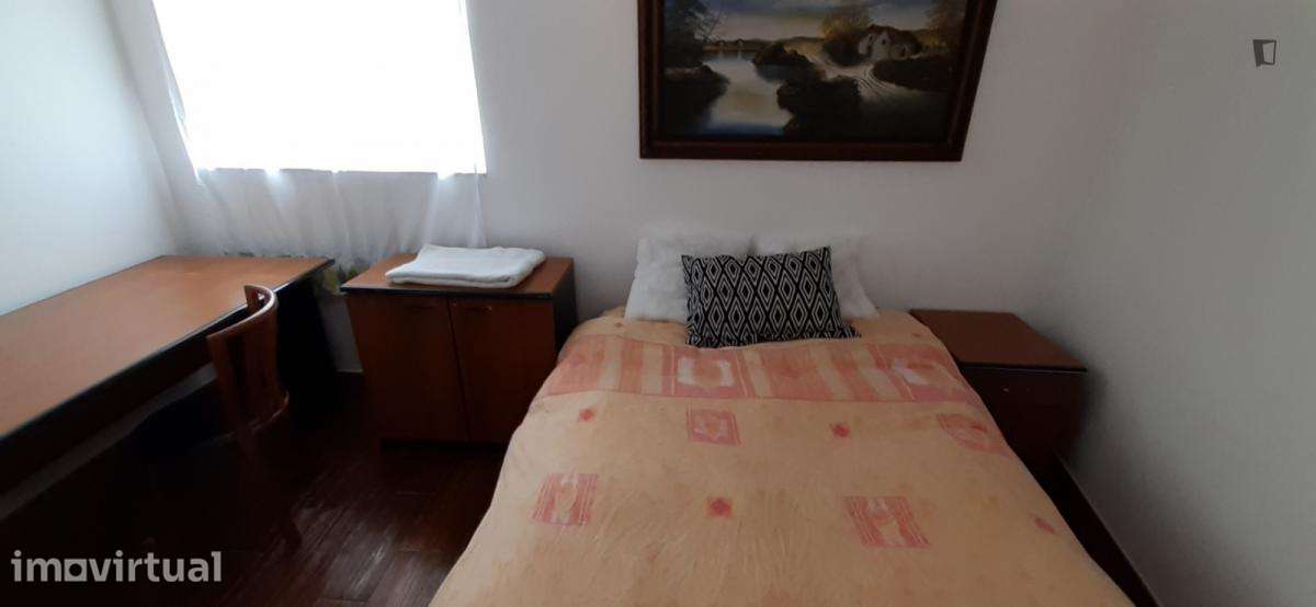Quarto - localizado em Leiria - Grande imagem: 4/11
