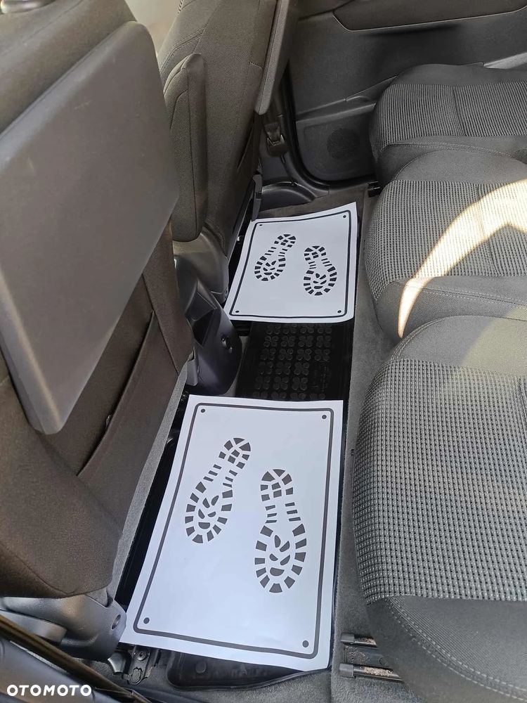 Peugeot 5008 1.6 THP Family 7os - 8