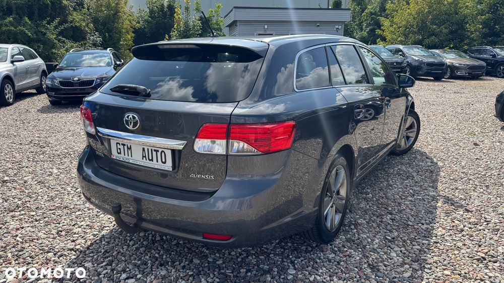 Toyota Avensis 1.8 Premium EU5 - 15
